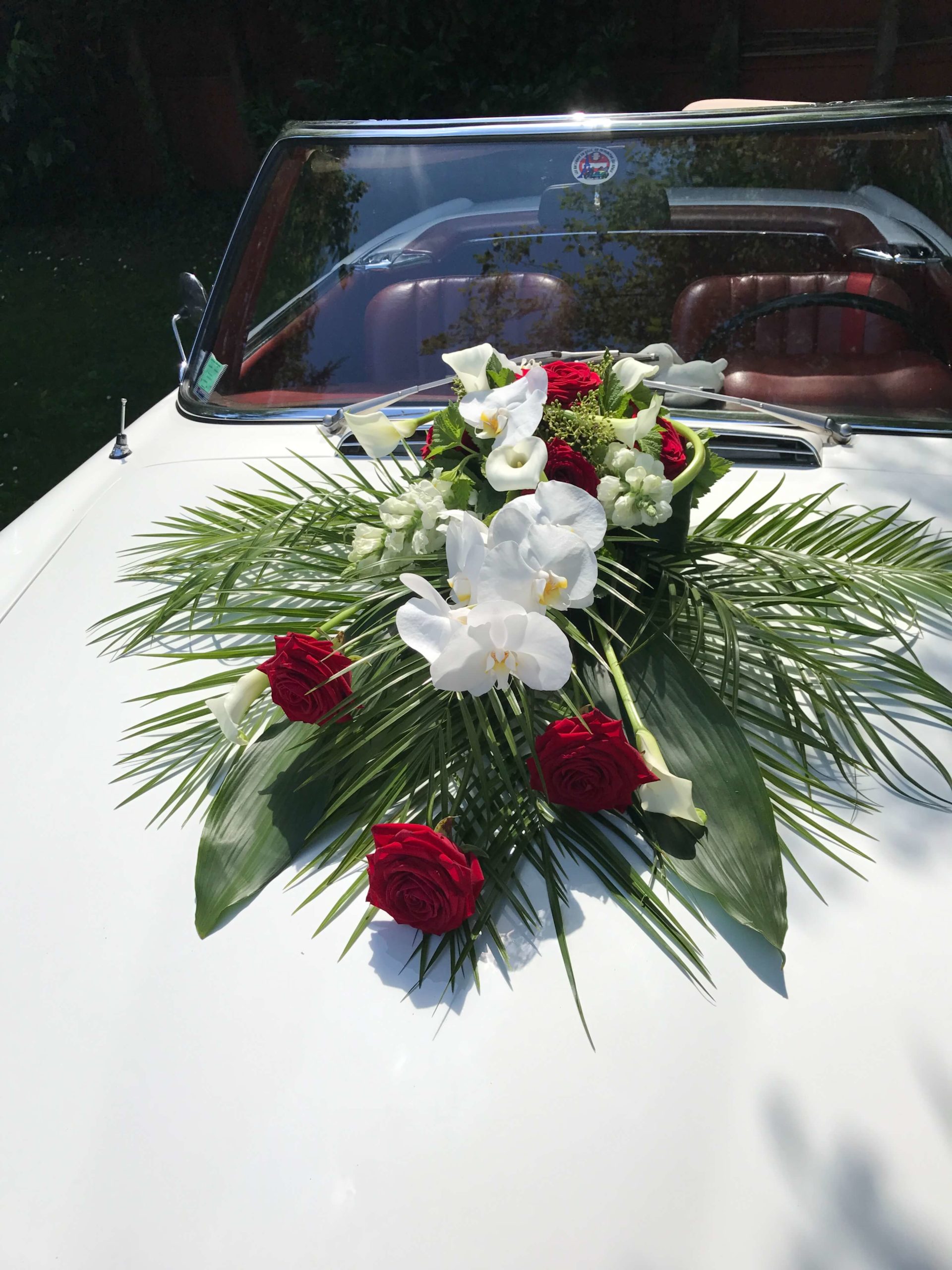 voiture fleurs capot