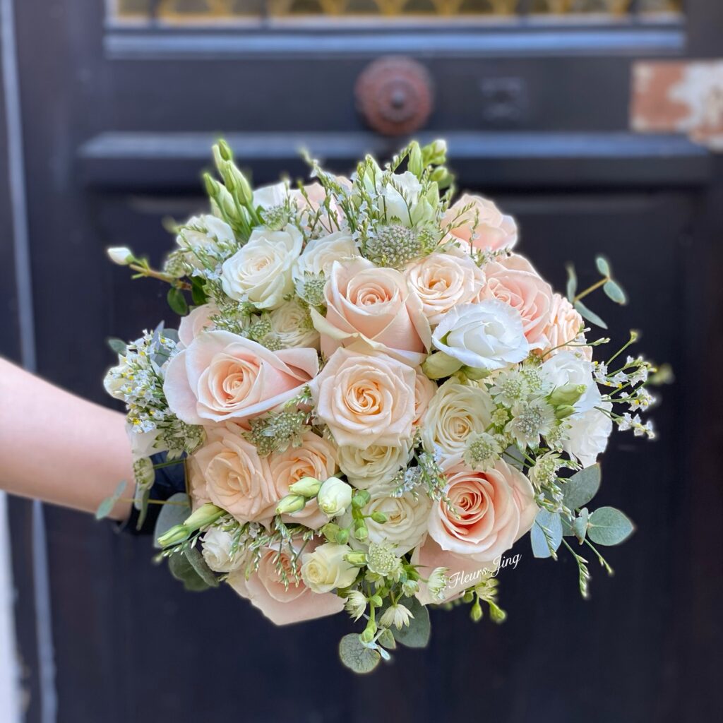 bouquet mariée lisanthus roses