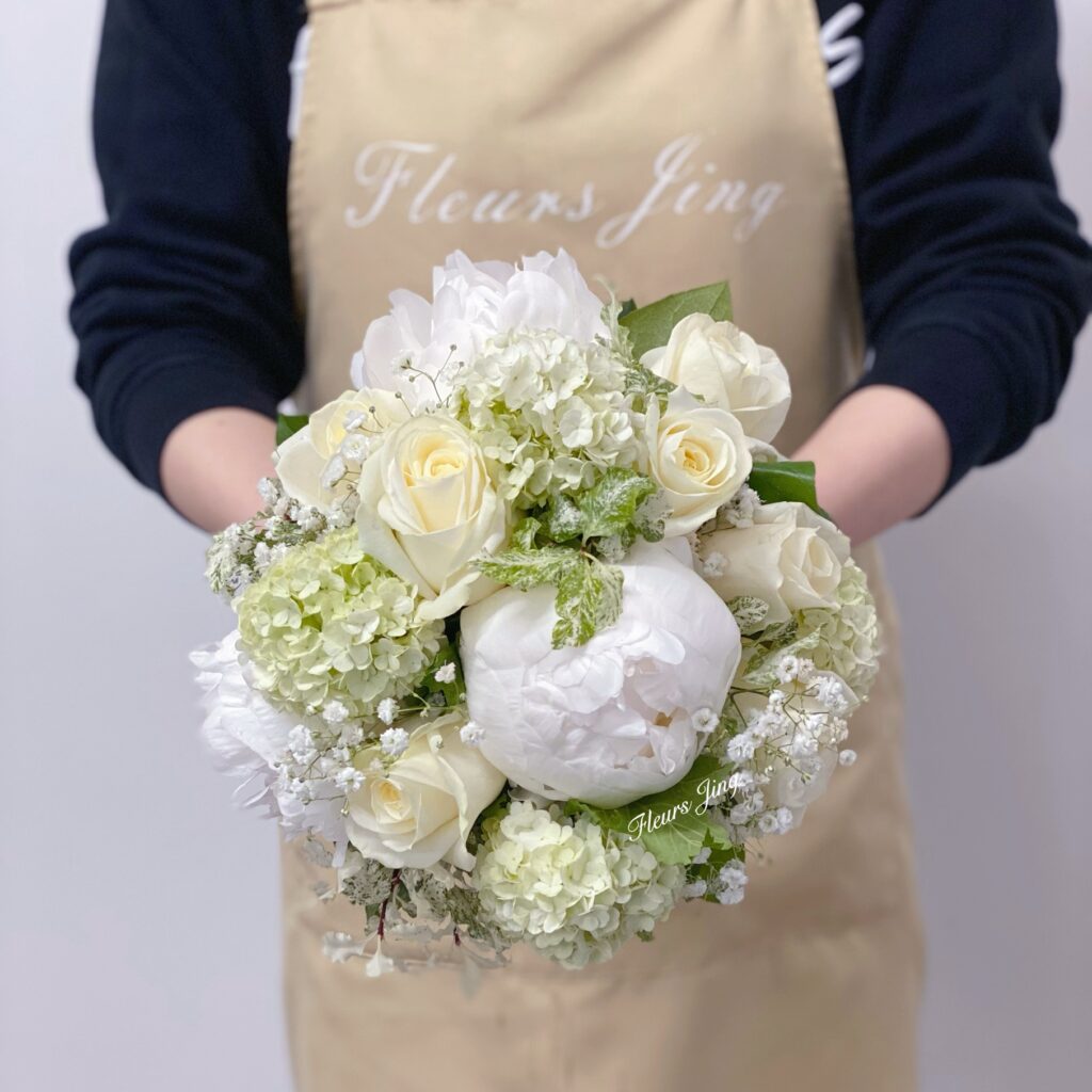 bouquet mariée pivoine roses vert blanc